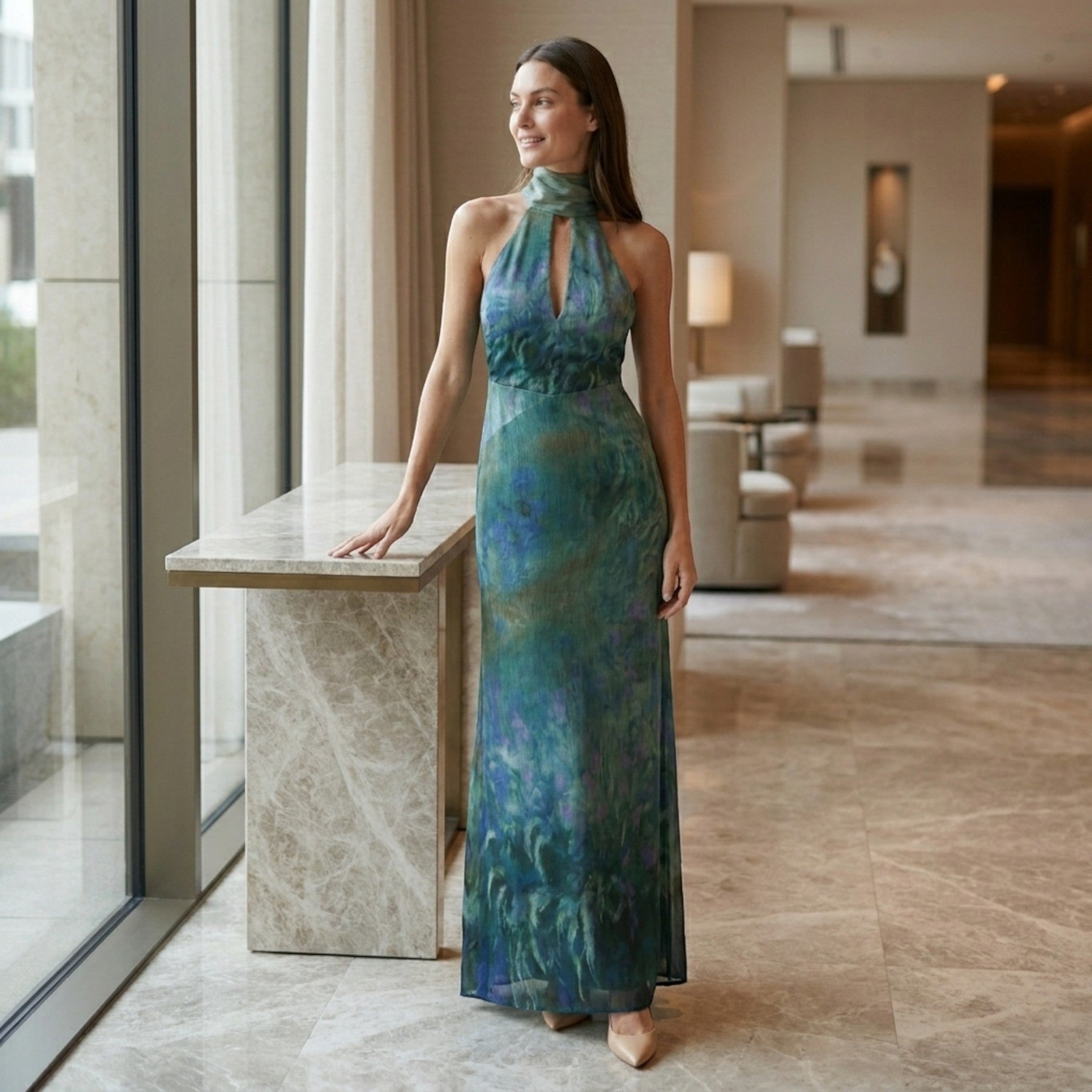 Robe maxi fleurie col haut dos ouvert mousseline légère invitée mariage femme