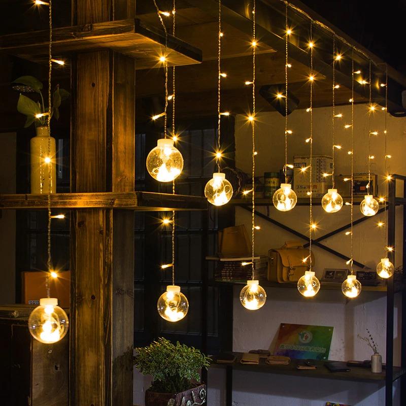 Luminaires Suspendus LED pour Extérieur - Ambiance Blanc Chaud et Multicolore