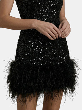 Mini robe perlée col licou blanche broderie detail plumes soirée femme