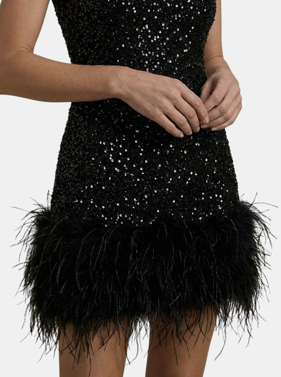 Mini robe perlée col licou blanche broderie detail plumes soirée femme