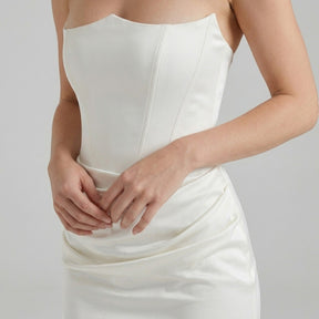 Robe maxi drapée sans bretelles chic et élégante pour cérémonie femme