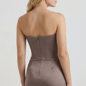 Robe maxi drapée sans bretelles chic et élégante pour cérémonie femme