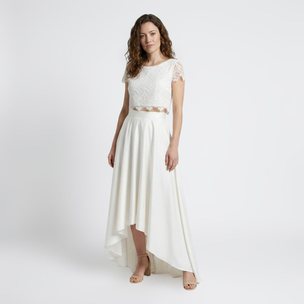 Robe de mariée deux-pièces en dentelle romantique avec jupe maxi fluide