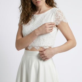 Robe de mariée deux-pièces en dentelle romantique avec jupe maxi fluide