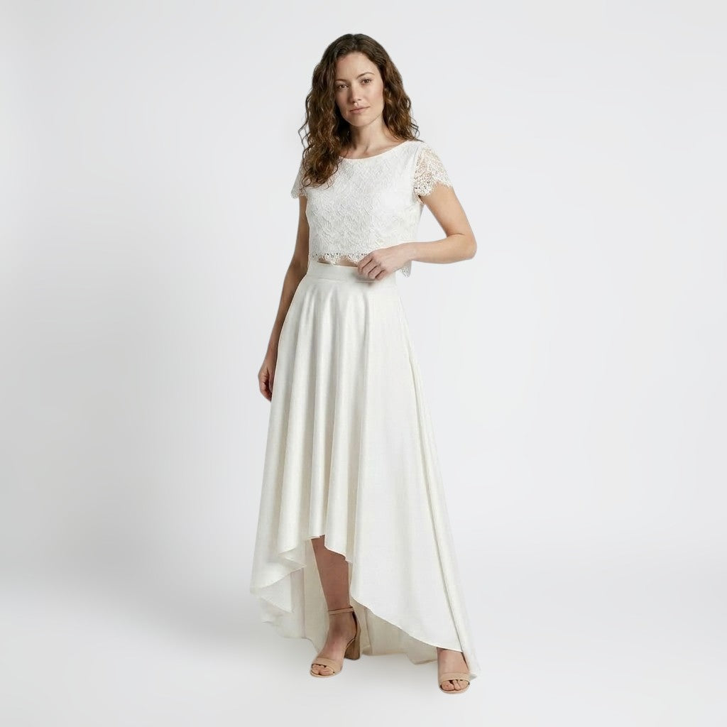 Robe de mariée deux-pièces en dentelle romantique avec jupe maxi fluide