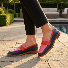 Mocassins cuir poli sans lacets silhouette épurée noirs femme élégants