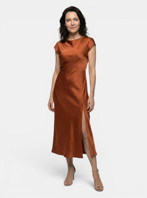 Robe midi col bateau classique manches courtes fente latérale femme