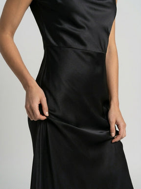 Robe midi nuisette minimaliste fluide femme élégante polyvalente été