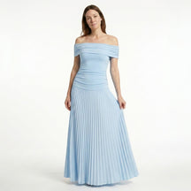Robe longue plissée épaules dénudées femme élégante tenue de soirée