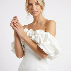 Robe mini bustier à volants romantique et sophistiquée pour cocktail femme