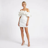 Robe mini bustier à volants romantique et sophistiquée pour cocktail femme