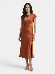 Robe midi en satin manches courtes detail dos noué soirée élégante