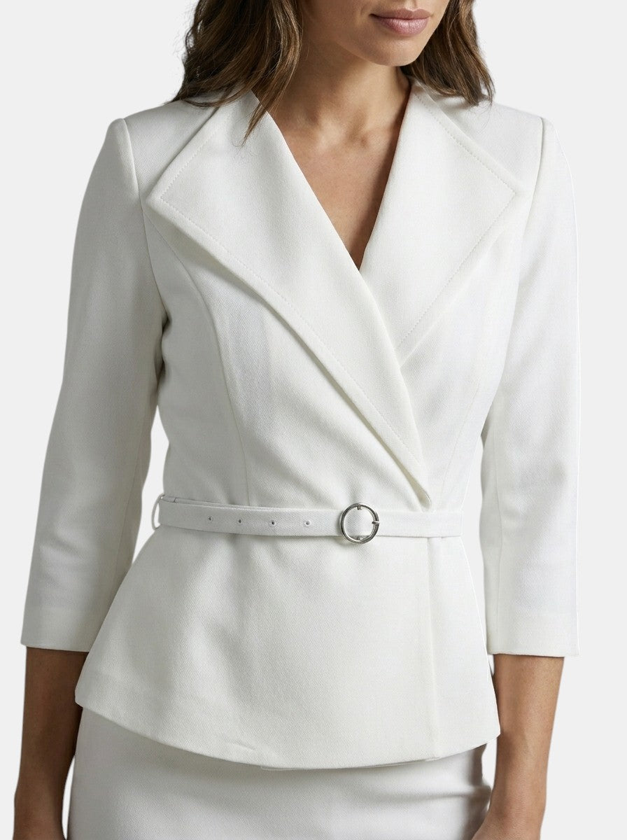 Tailleur femme blazer structuré blanc et jupe crayon midi élégant