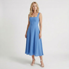 Robe midi blanche élégante col carré pour cocktail intemporel femme