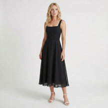 Robe midi blanche élégante col carré pour cocktail intemporel femme