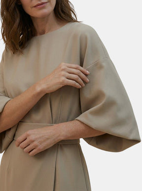 Robe midi portefeuille noire manches ballon ceinture auto-nouée soirée