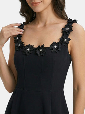 Robe mini fourreau à appliqués floraux col carré femme cocktail estivale