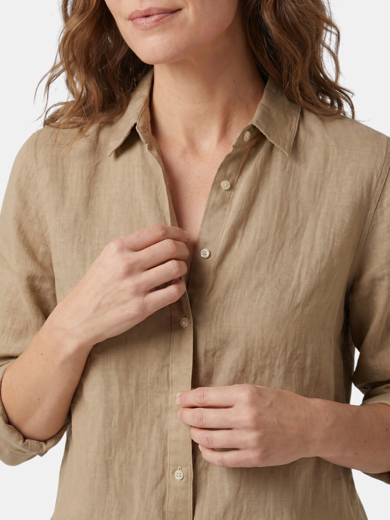 Chemise en lin légère boutonnée col lavallière coupe décontractée femme