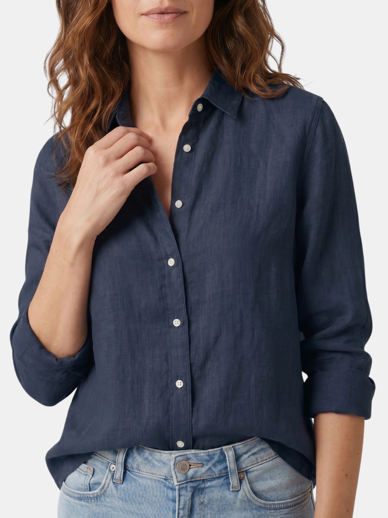 Chemise en lin légère boutonnée col lavallière coupe décontractée femme