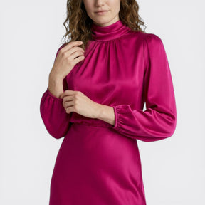 Robe midi satinée col montant ourlet évasé élégante pour occasions spéciales femme