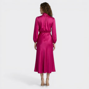 Robe midi satinée col montant ourlet évasé élégante pour occasions spéciales femme