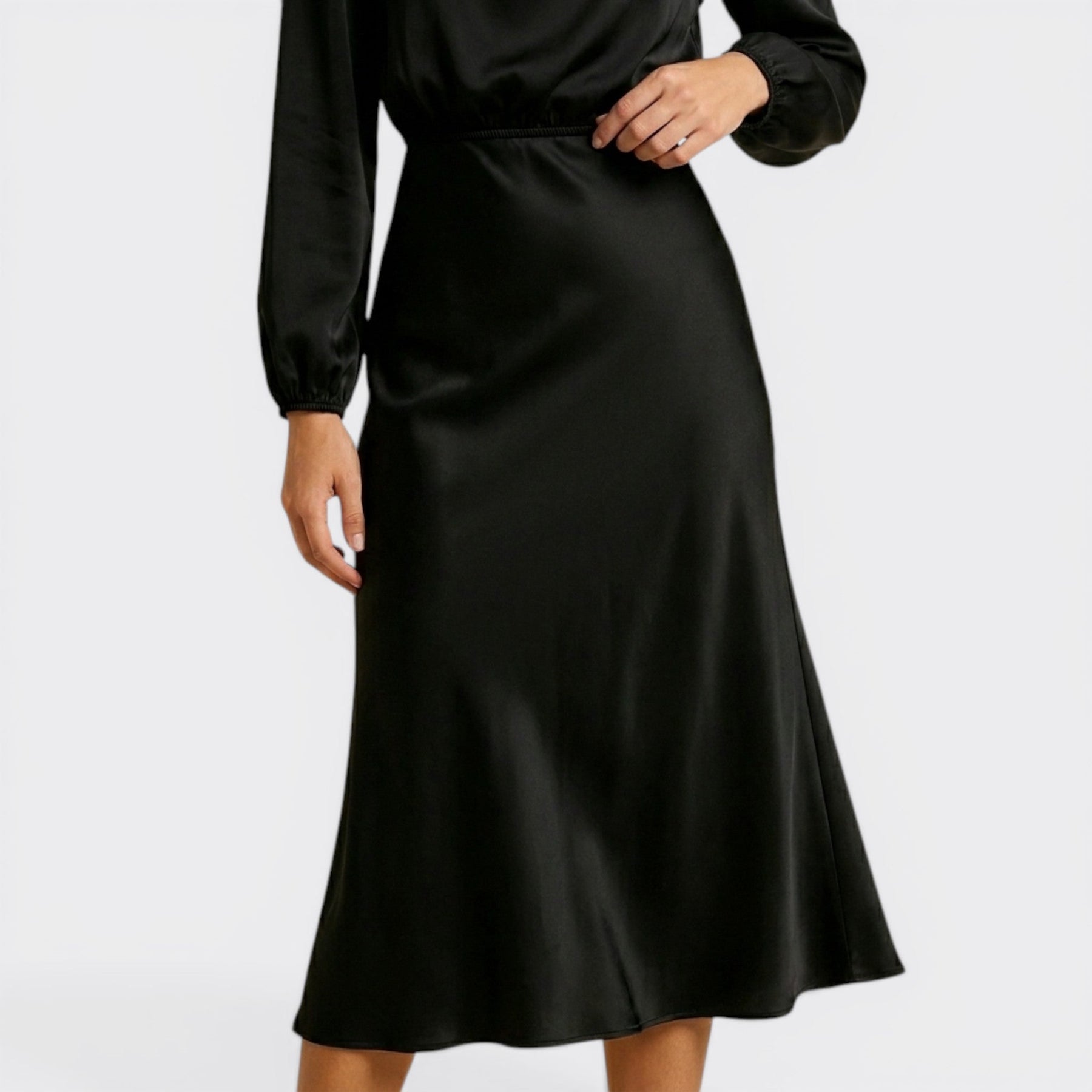 Robe midi satinée col montant ourlet évasé élégante pour occasions spéciales femme