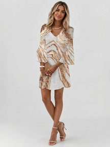 Mini robe imprimé marbre femme manches évasées col en V silhouette fluide