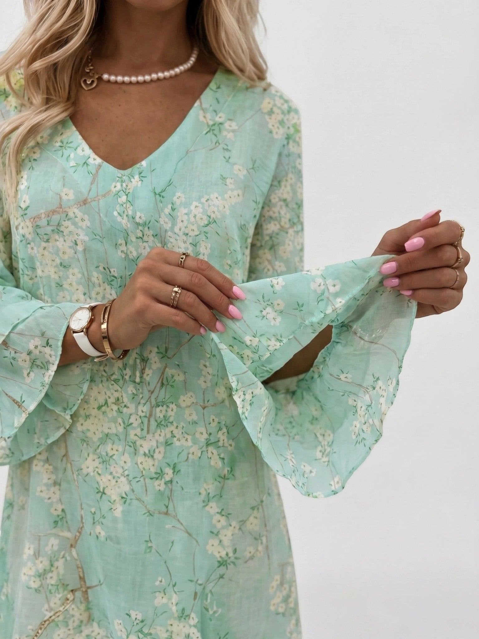Mini robe imprimé marbre femme manches évasées col en V silhouette fluide