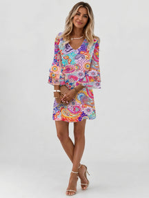 Mini robe imprimé marbre femme manches évasées col en V silhouette fluide