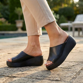 Sandales en cuir minimalistes bout ouvert femme mules stylées contemporaines