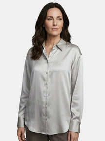 Blouse satinée coupe décontractée drapé fluide éclat subtil femme