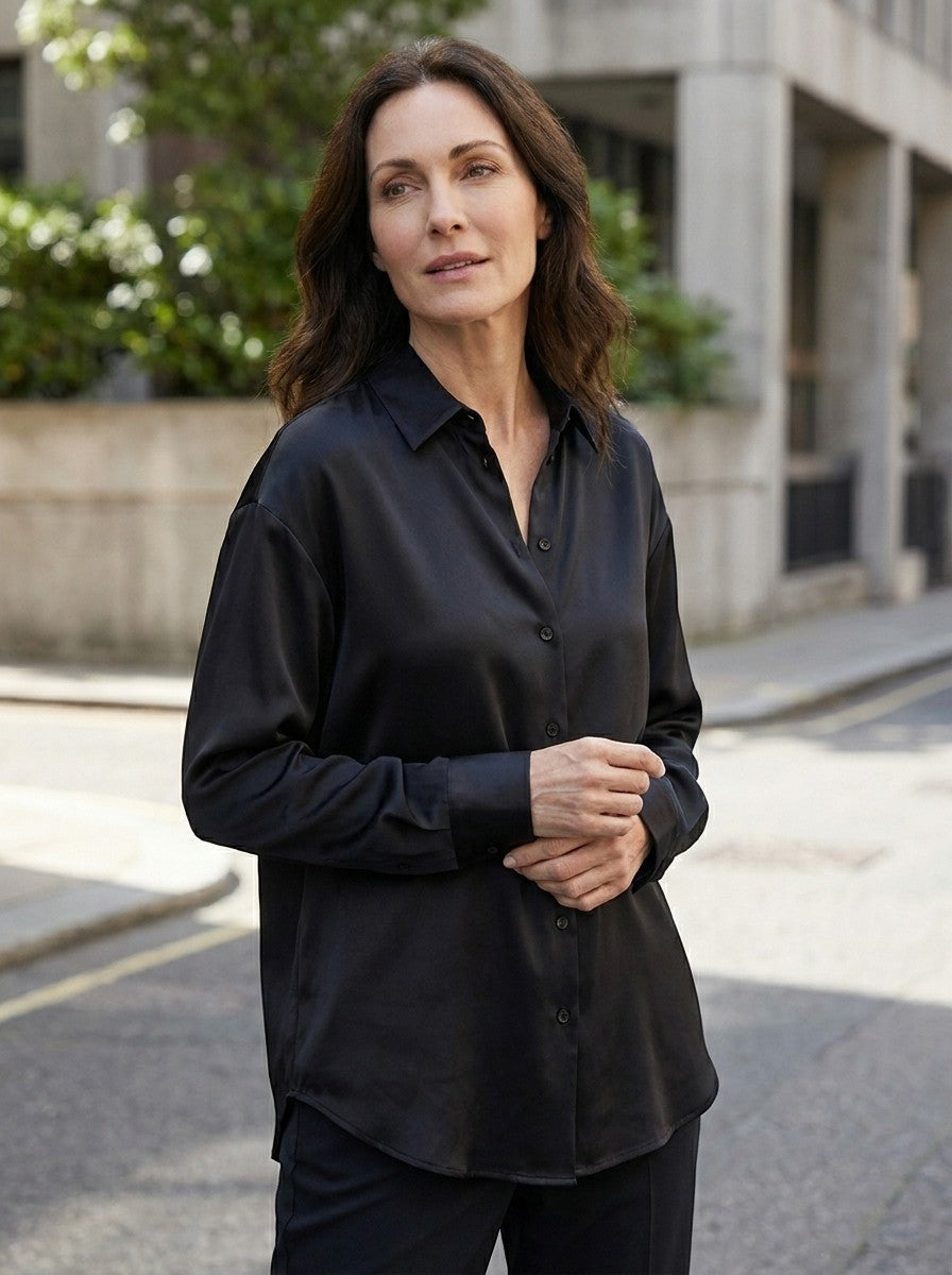Blouse satinée coupe décontractée drapé fluide éclat subtil femme