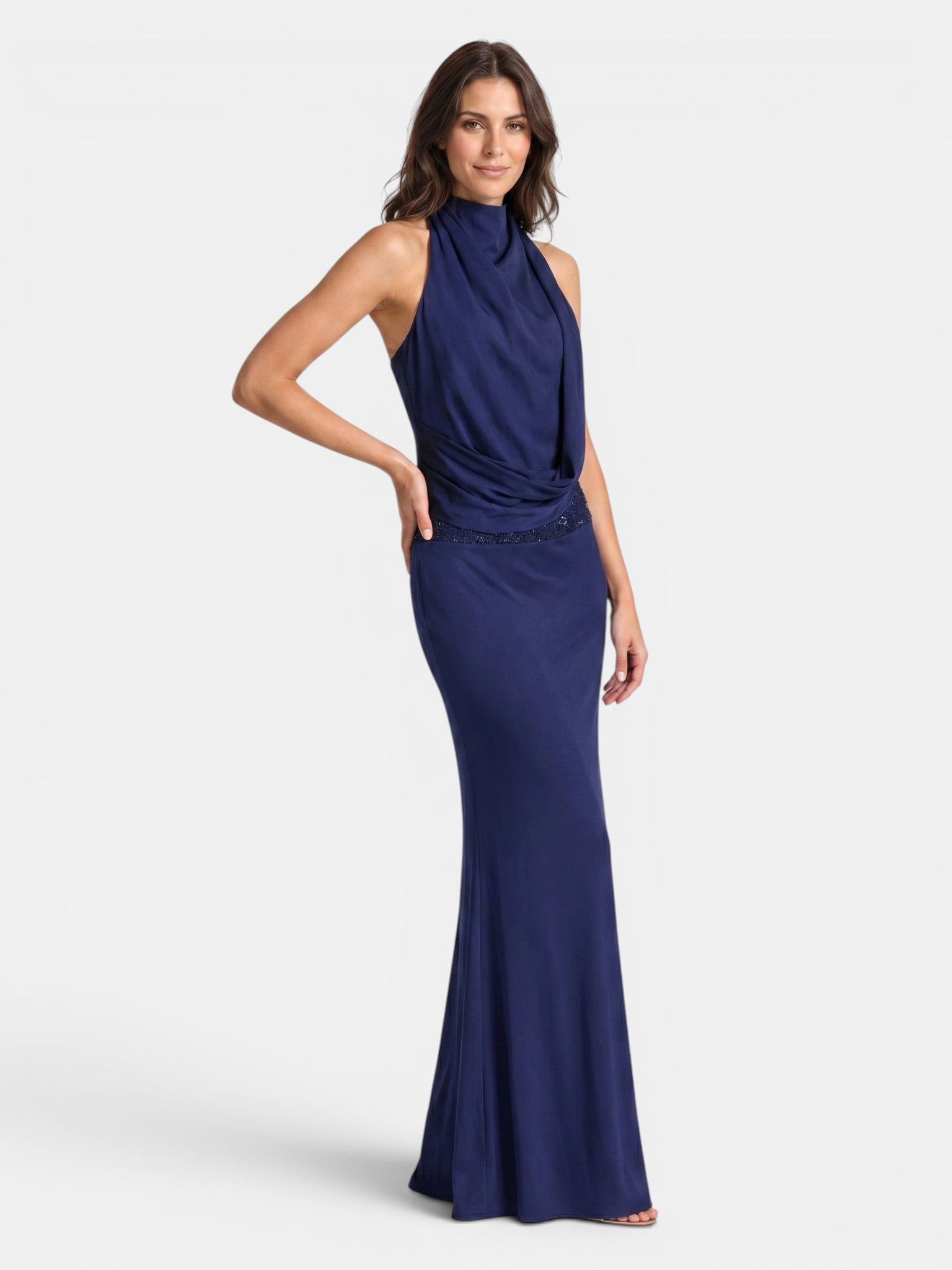 Robe longue en satin col licou drapé dos ouvert soirée élégante femme