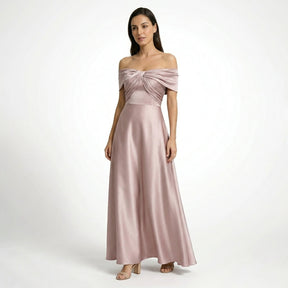 Robe maxi satinée épaule dénudée corsage plissé cérémonie élégante femme