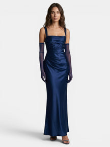 Robe maxi en satin drapée col carré bretelles femme élégante soirée formelle