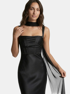 Robe maxi en satin drapée col carré bretelles femme élégante soirée formelle