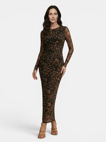 Robe léopard transparente ajustée manches longues sophistiquée femme élégante