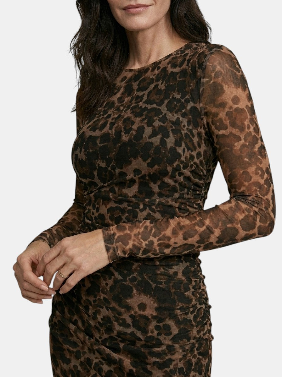 Robe léopard transparente ajustée manches longues sophistiquée femme élégante