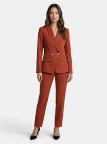 Tailleur blazer ajusté col châle et pantalon droit élégant pour femme
