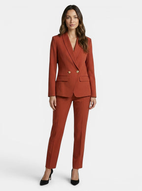 Tailleur blazer ajusté col châle et pantalon droit élégant pour femme