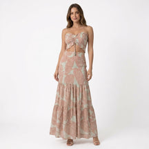 Robe maxi bustier imprimé tropical froncée pour soirée estivale