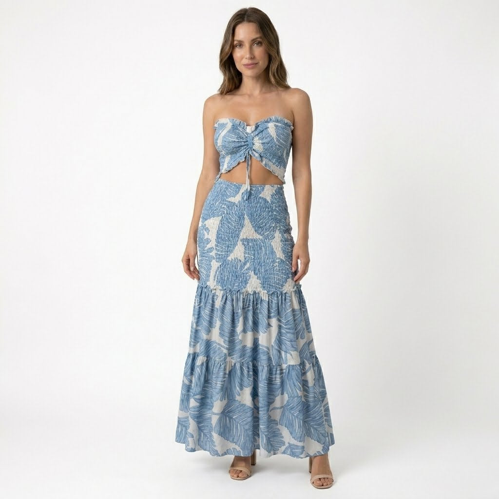 Robe maxi bustier imprimé tropical froncée pour soirée estivale