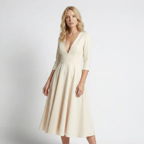 Robe midi évasée blanche col V élégante pour cocktail mariage femme